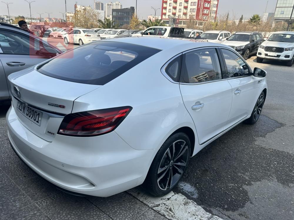 ئێم جی 6